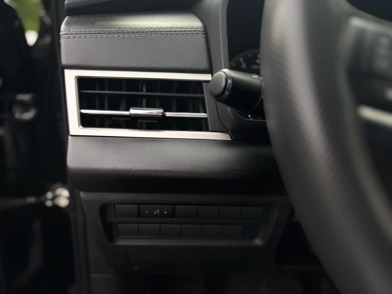 Mitsubishi Outlander ES FWD 2022