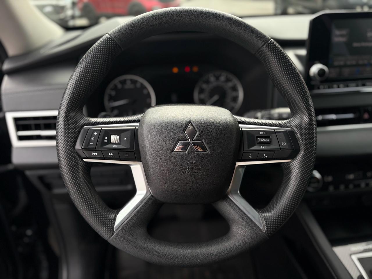 Mitsubishi Outlander ES FWD 2022