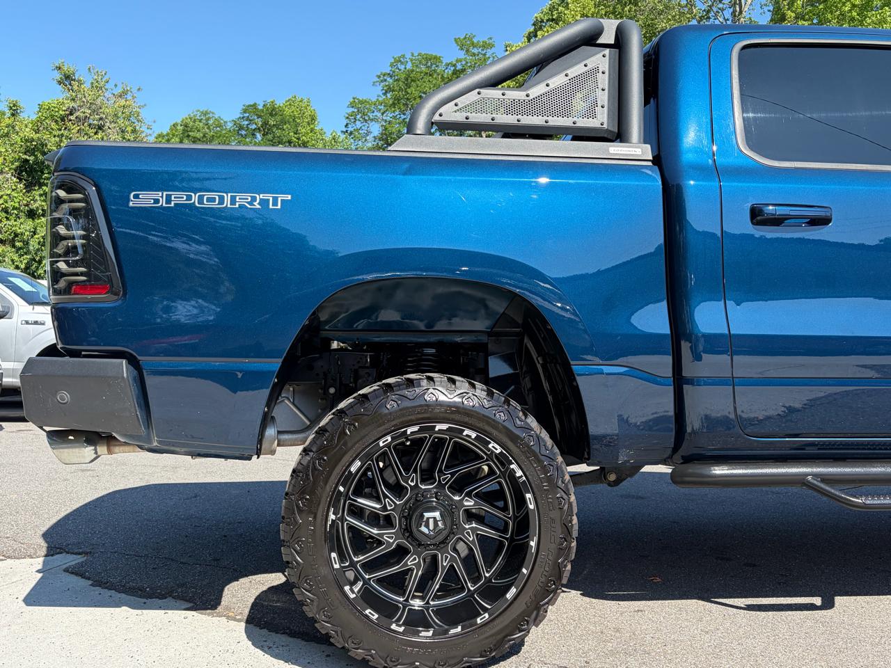 RAM 1500 Big Horn 4x2 Crew Cab 5'7" Box 2021