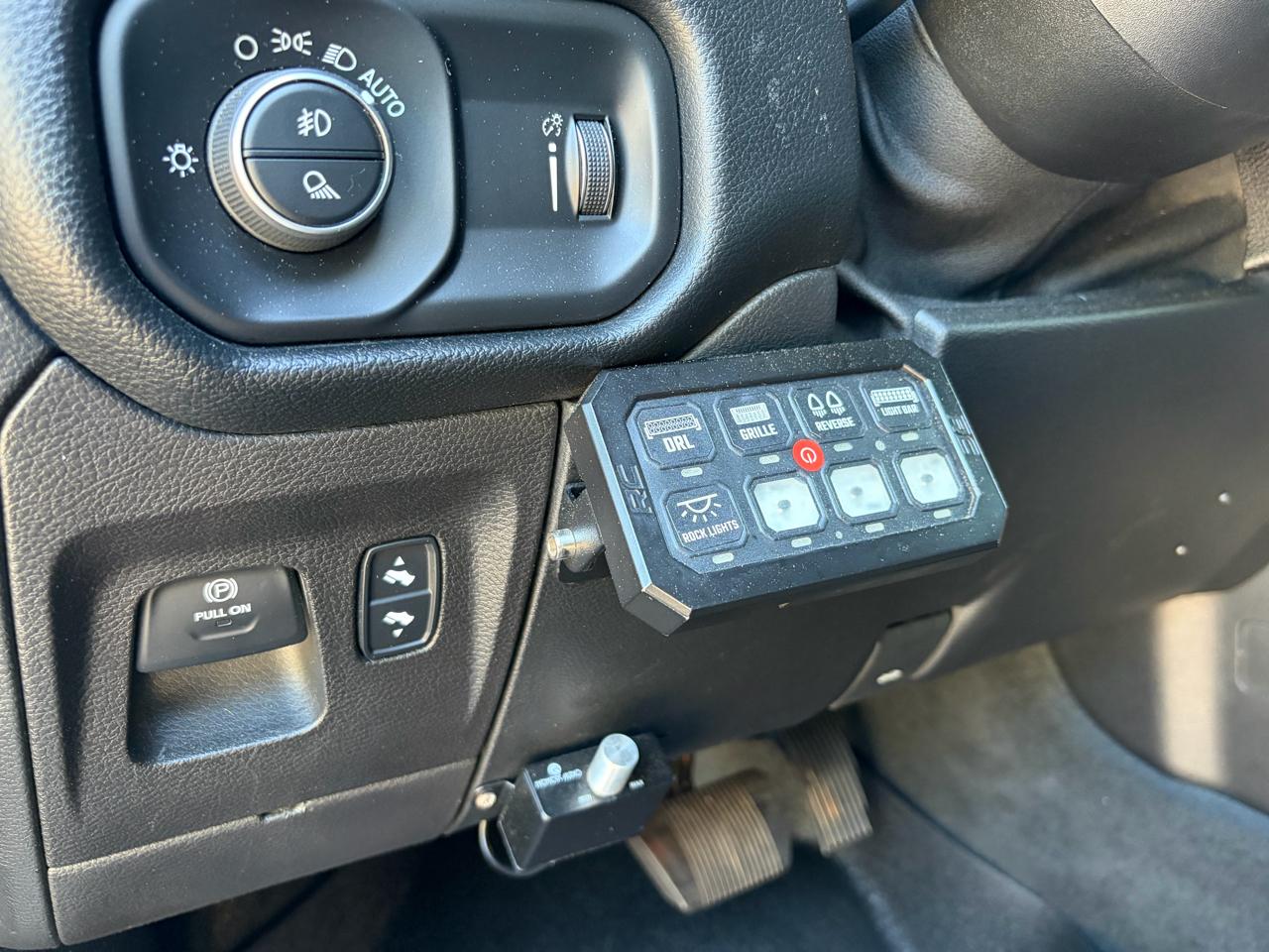 RAM 1500 Big Horn 4x2 Crew Cab 5'7" Box 2021