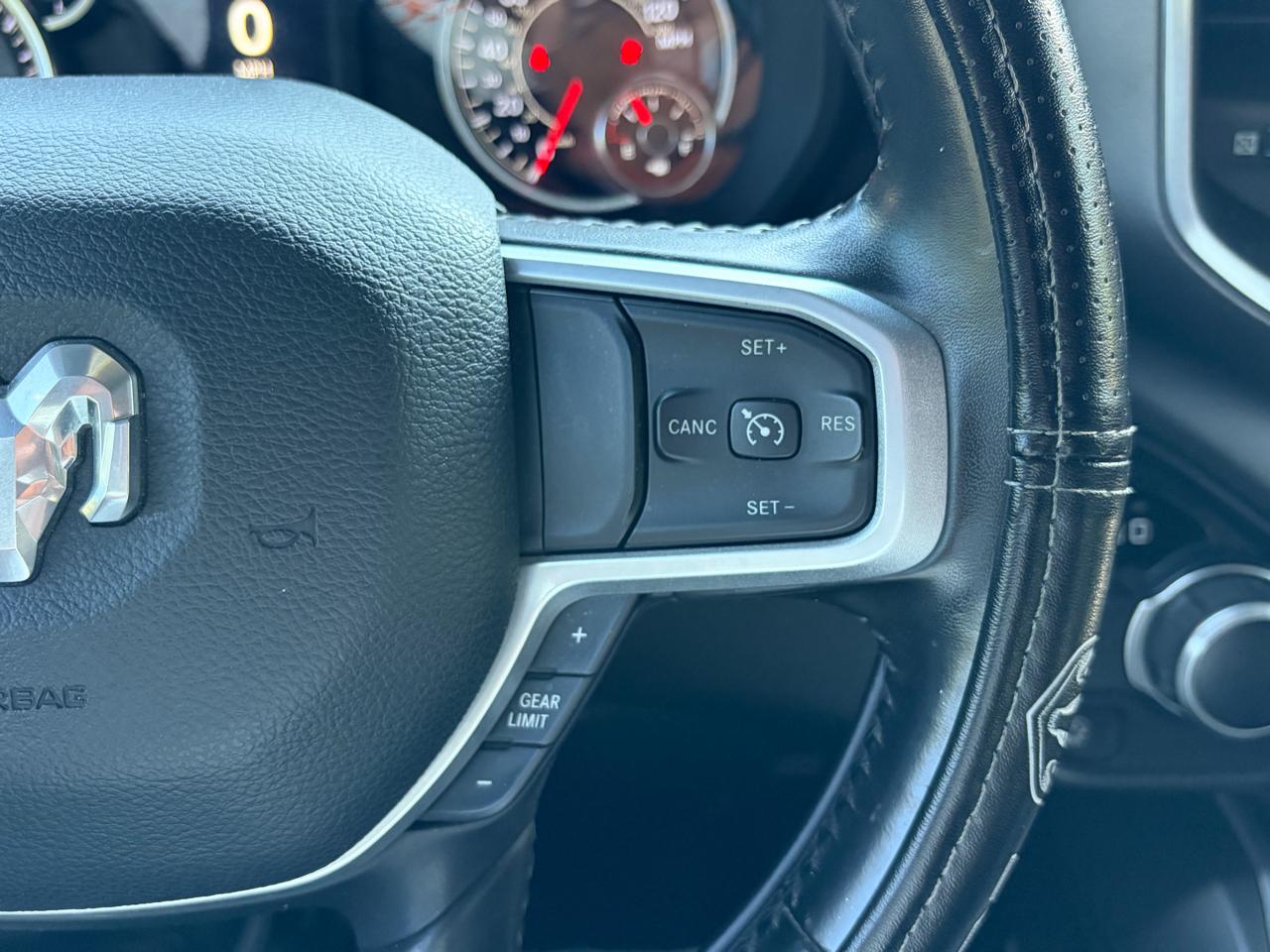 RAM 1500 Big Horn 4x2 Crew Cab 5'7" Box 2021