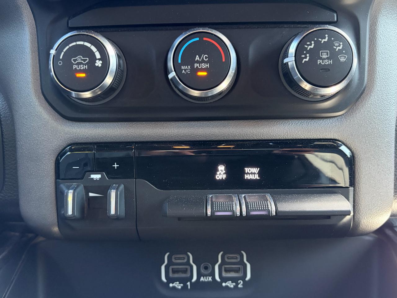 RAM 1500 Big Horn 4x2 Crew Cab 5'7" Box 2021