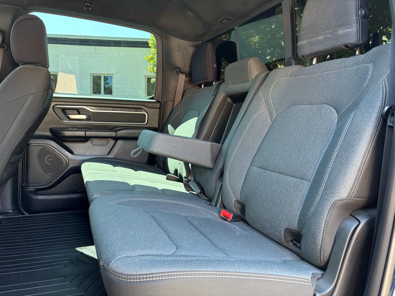 RAM 1500 Big Horn 4x2 Crew Cab 5'7" Box 2021