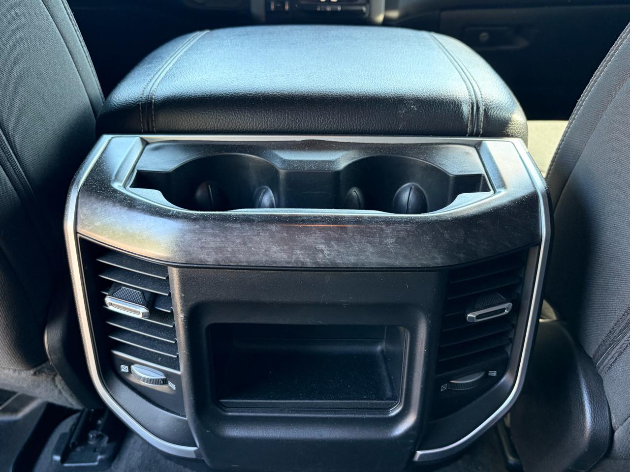 RAM 1500 Big Horn 4x2 Crew Cab 5'7" Box 2021