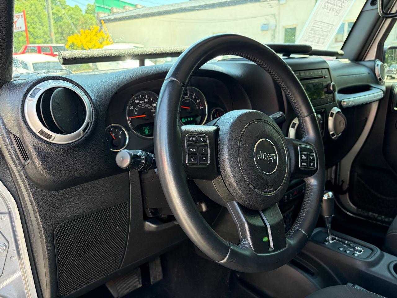 Jeep Wrangler Unlimited 4WD 4dr Sahara 2015