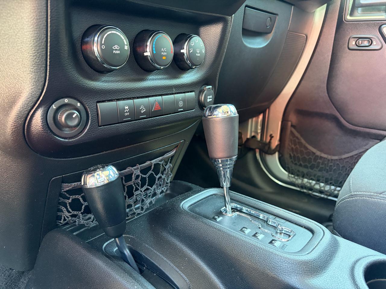 Jeep Wrangler Unlimited 4WD 4dr Sahara 2015