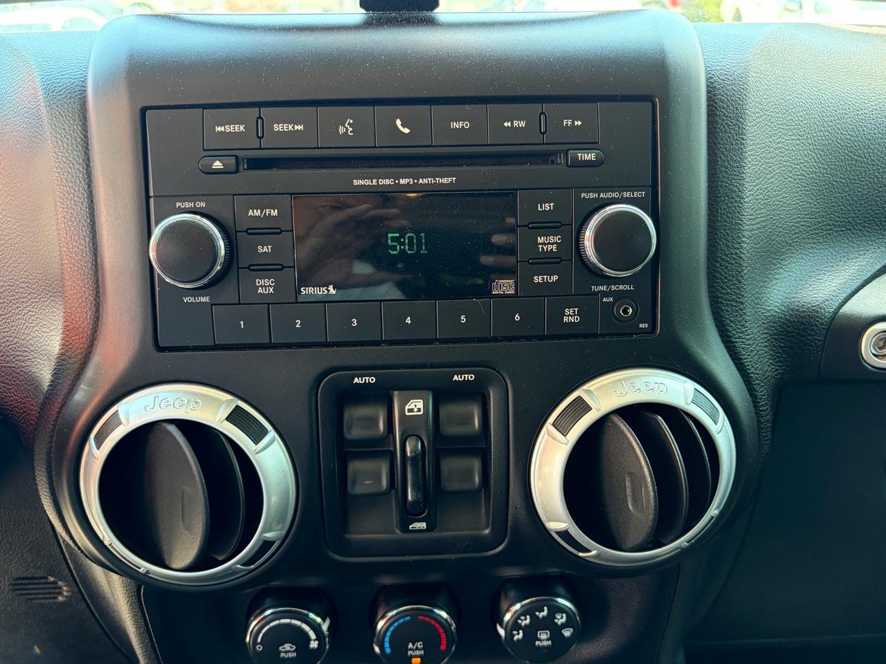Jeep Wrangler Unlimited 4WD 4dr Sahara 2015