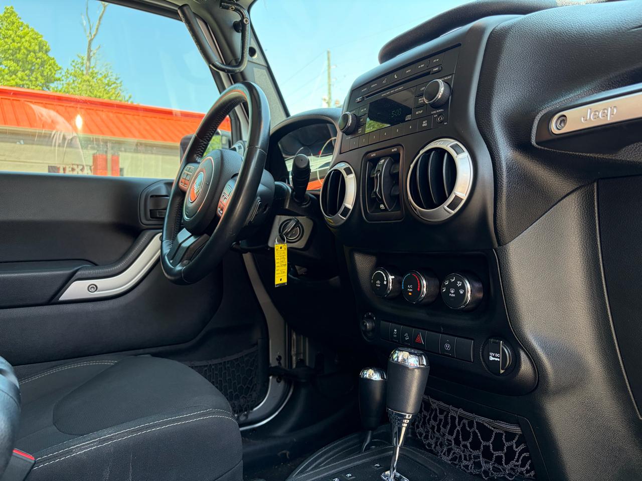 Jeep Wrangler Unlimited 4WD 4dr Sahara 2015