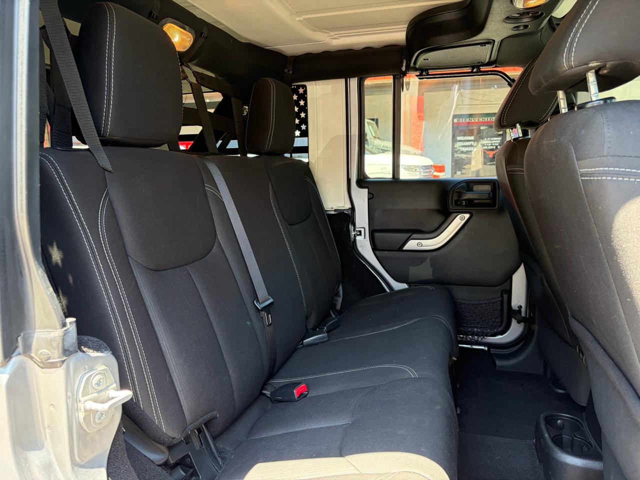 Jeep Wrangler Unlimited 4WD 4dr Sahara 2015