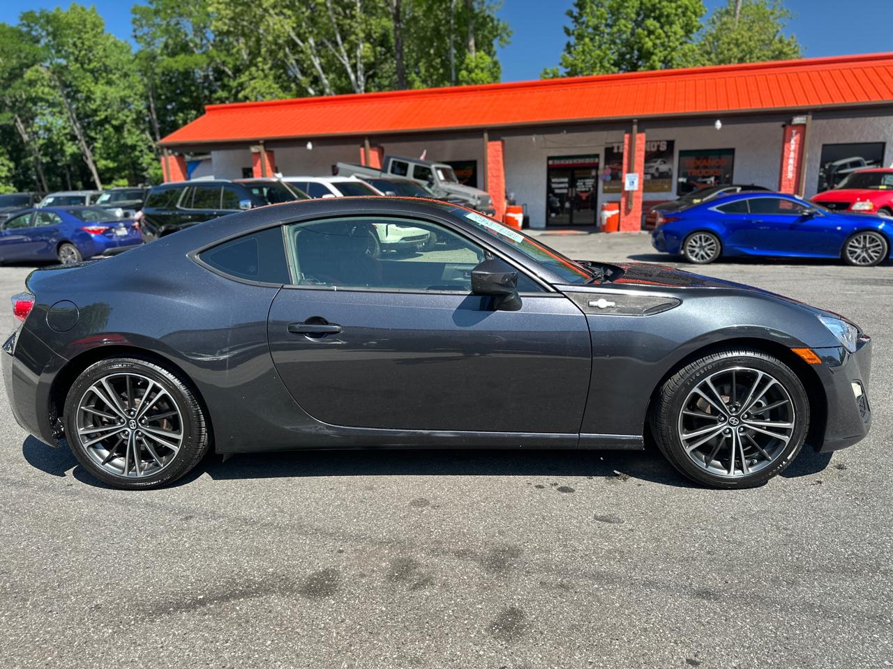 Scion FR-S 2dr Cpe Man (Natl) 2013