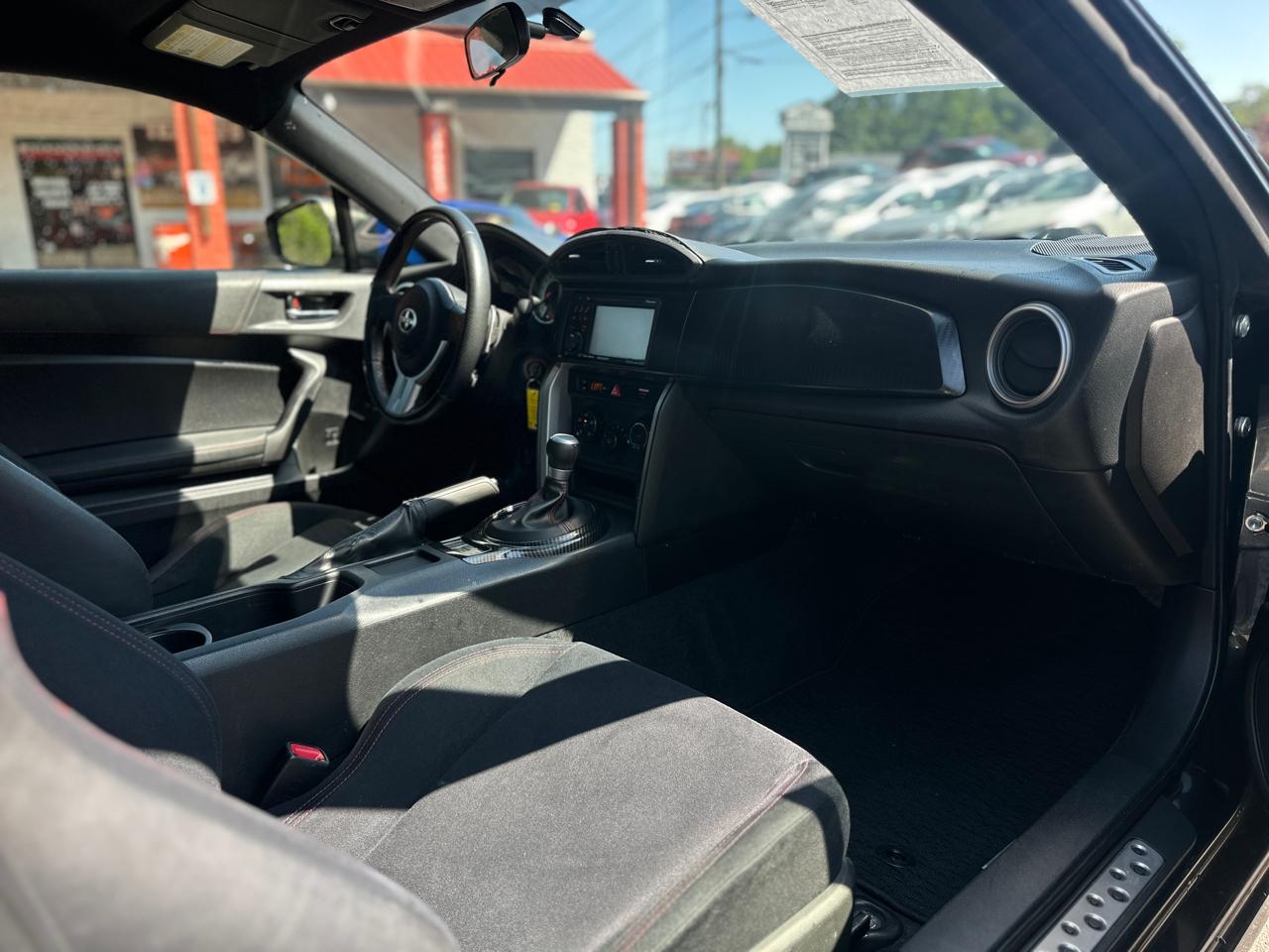 Scion FR-S 2dr Cpe Man (Natl) 2013