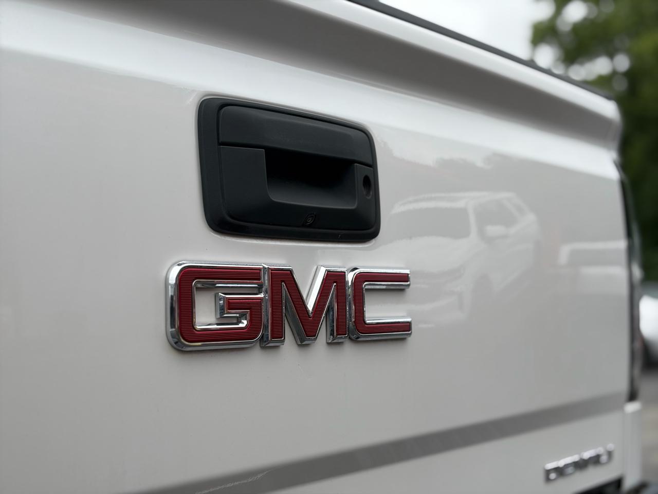 GMC Sierra 1500 4WD Crew Cab 143.5" Denali 2018