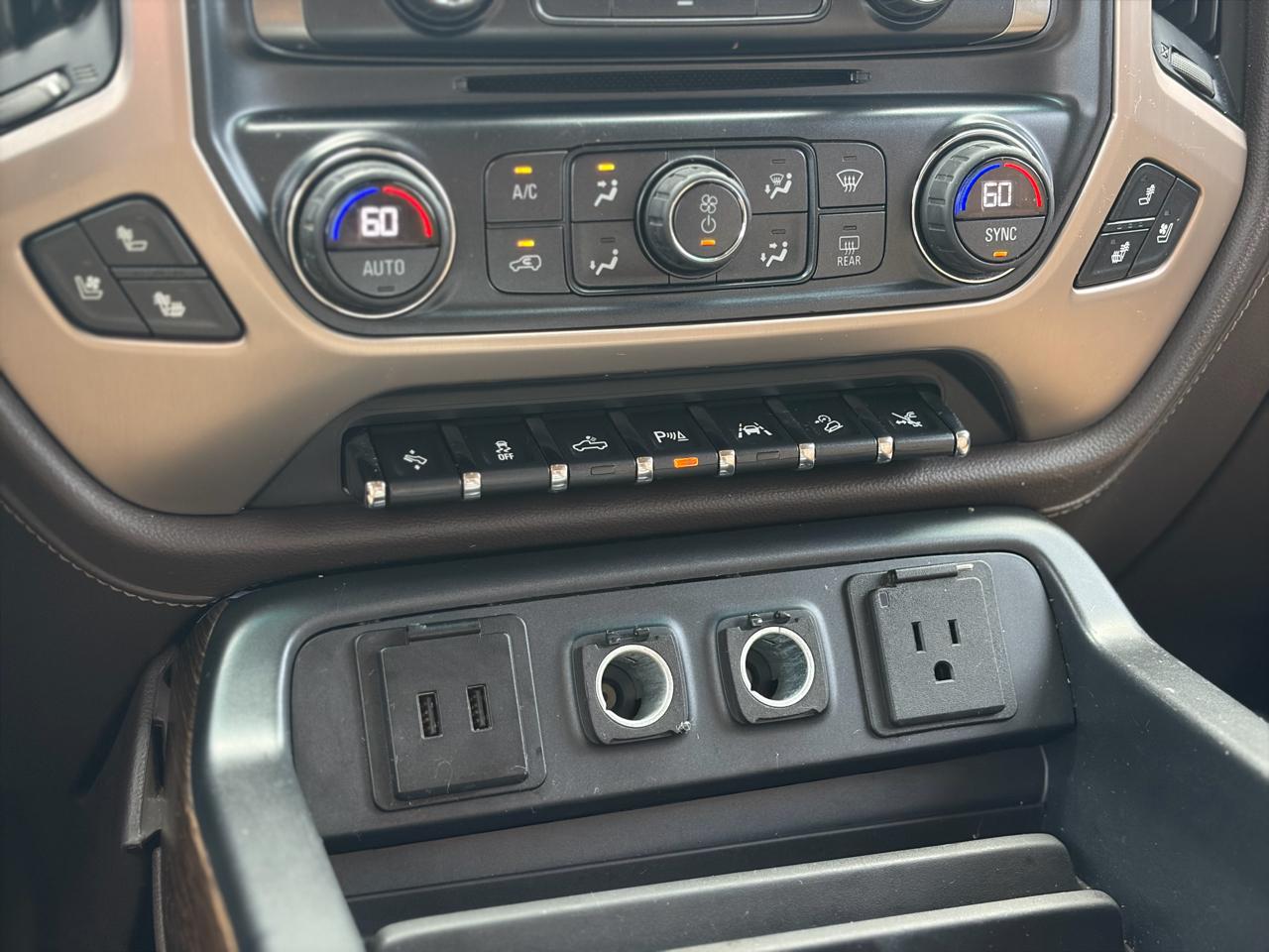 GMC Sierra 1500 4WD Crew Cab 143.5" Denali 2018