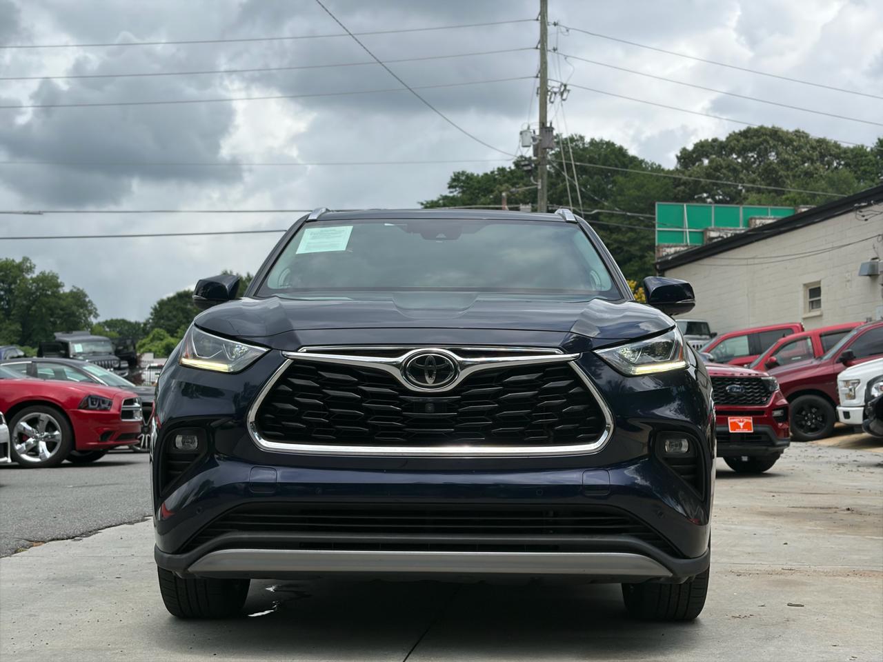 2022 Toyota Highlander Platinum 4x2 V6's photo
