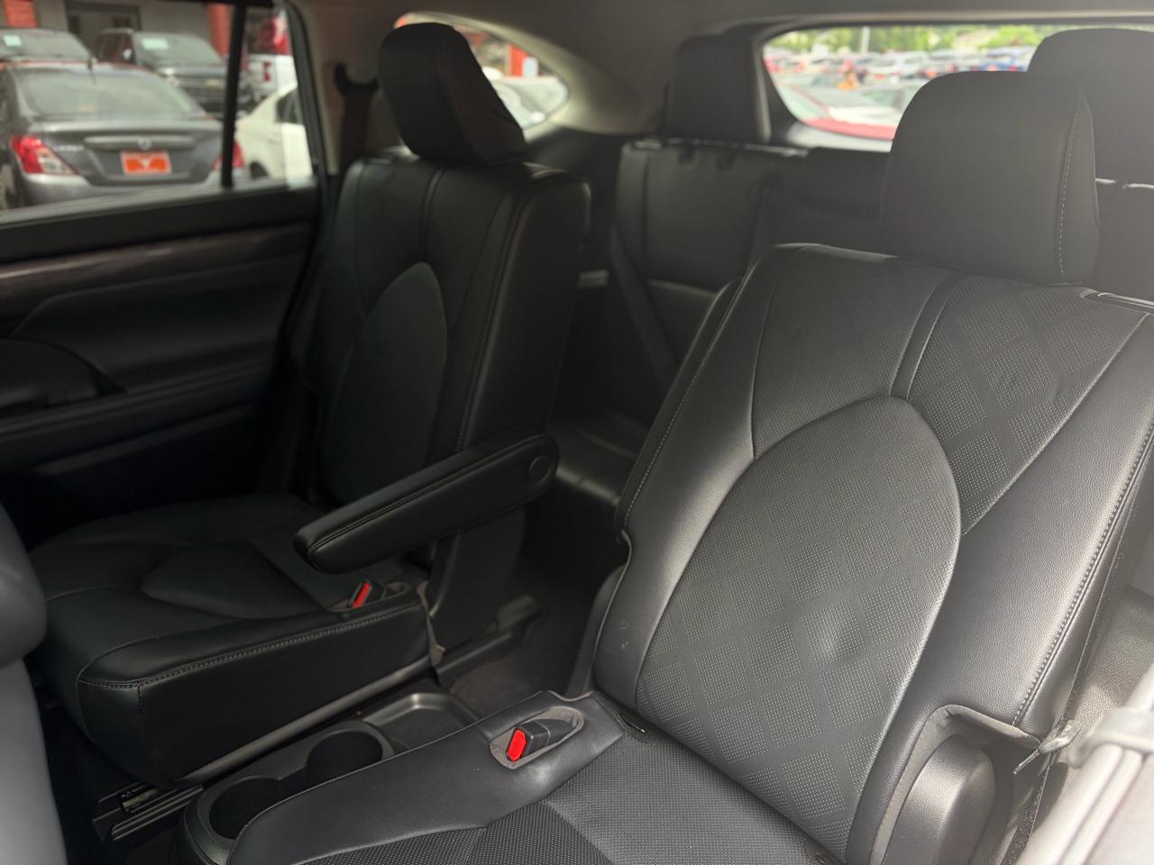 Toyota Highlander Platinum FWD (Natl) 2022