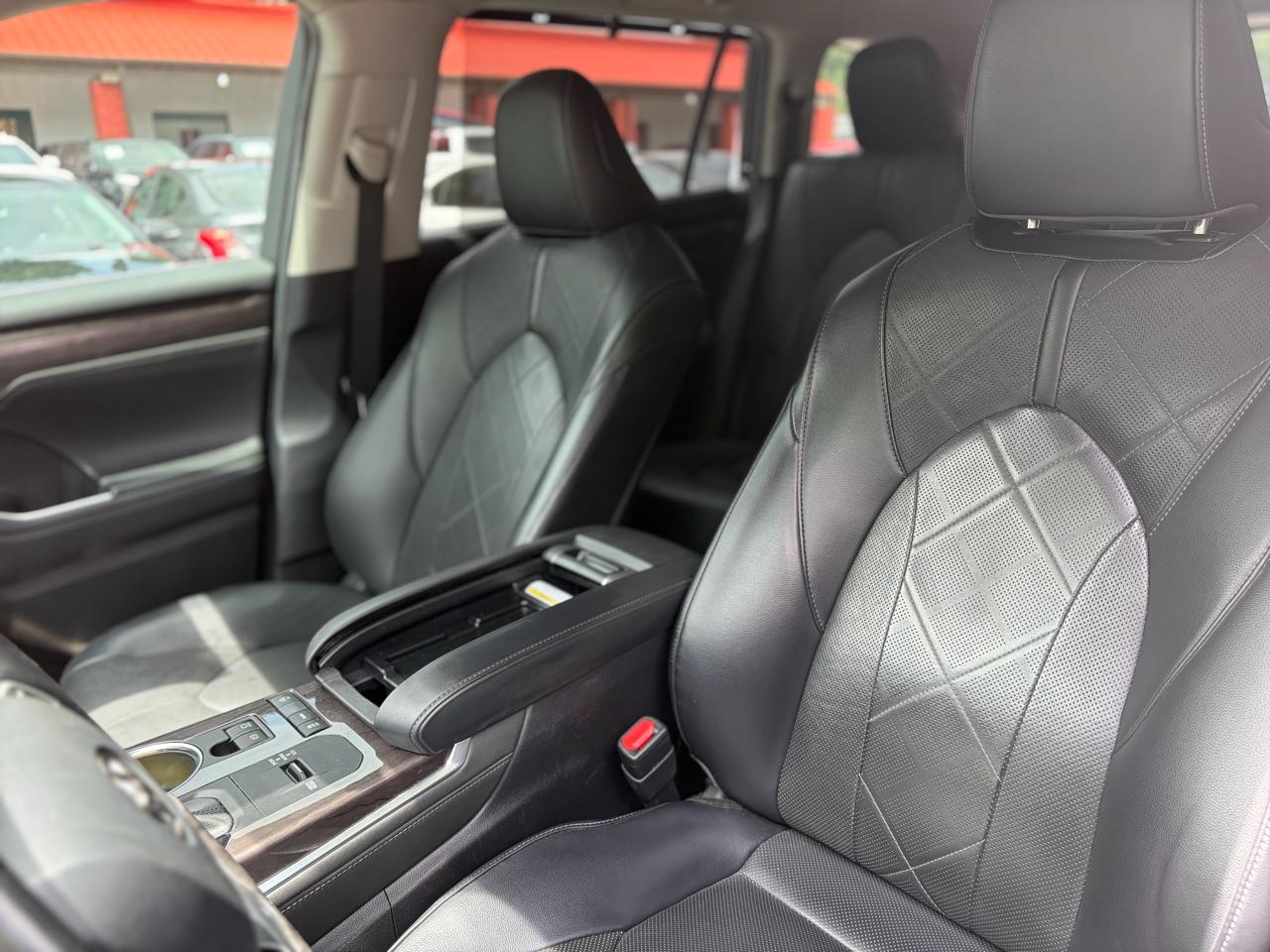 Toyota Highlander Platinum FWD (Natl) 2022