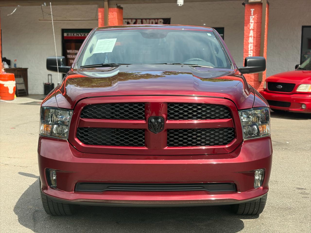 RAM 1500 Classic Express 4x2 Crew Cab 5'7" Box 2019