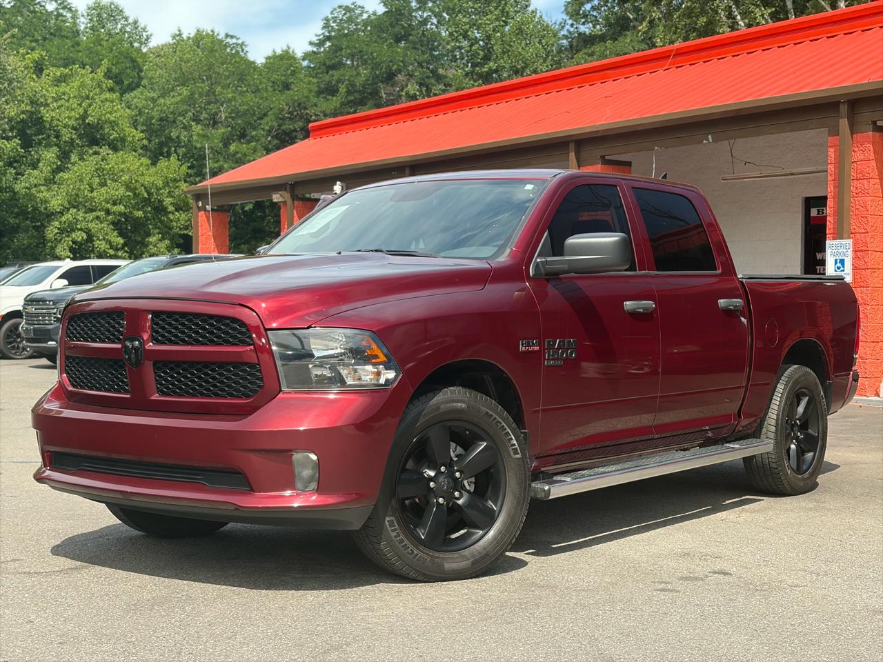 RAM 1500 Classic Express 4x2 Crew Cab 5'7" Box 2019
