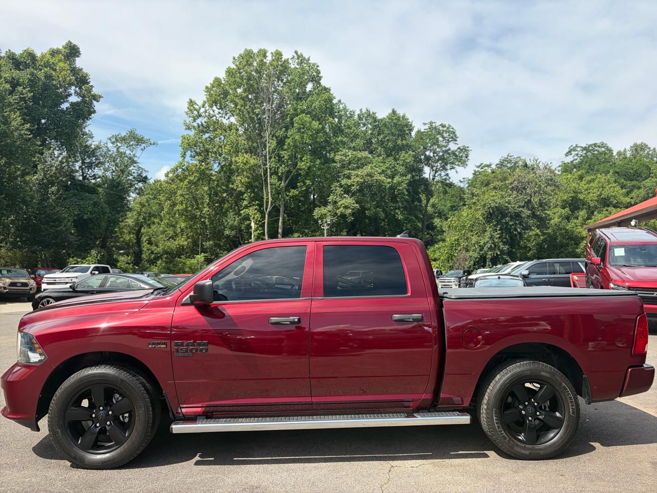 RAM 1500 Classic Express 4x2 Crew Cab 5'7" Box 2019