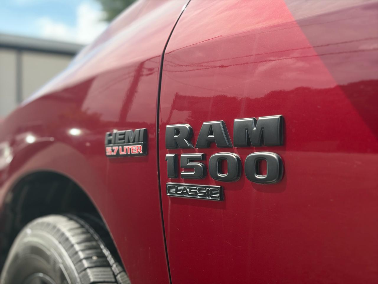 RAM 1500 Classic Express 4x2 Crew Cab 5'7" Box 2019