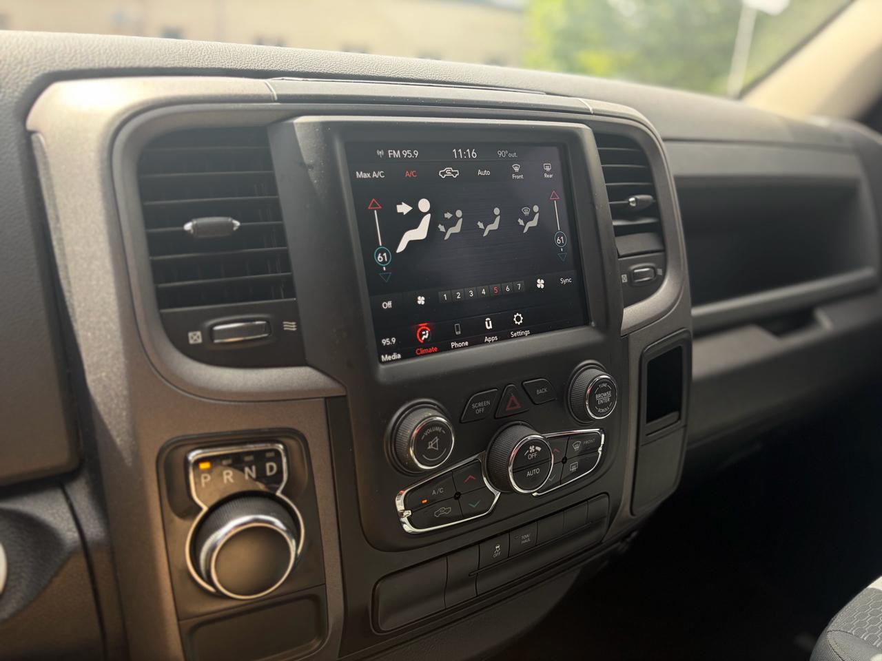 RAM 1500 Classic Express 4x2 Crew Cab 5'7" Box 2019