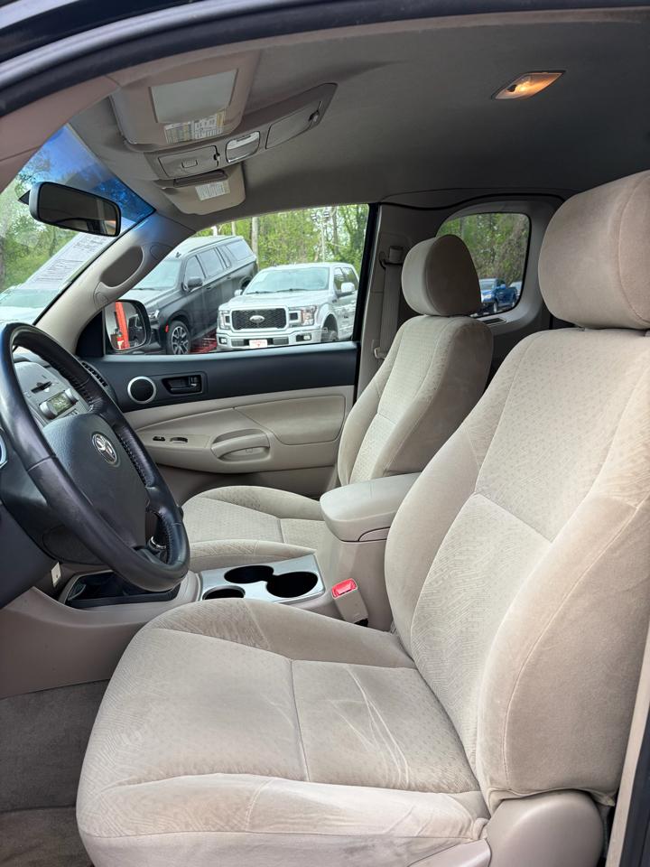 Toyota Tacoma Access 128" PreRunner V6 Auto Natl 2005