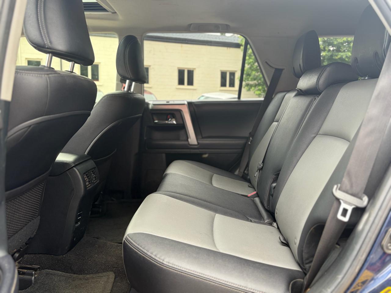Toyota 4Runner SR5 Premium 2WD (Natl) 2018