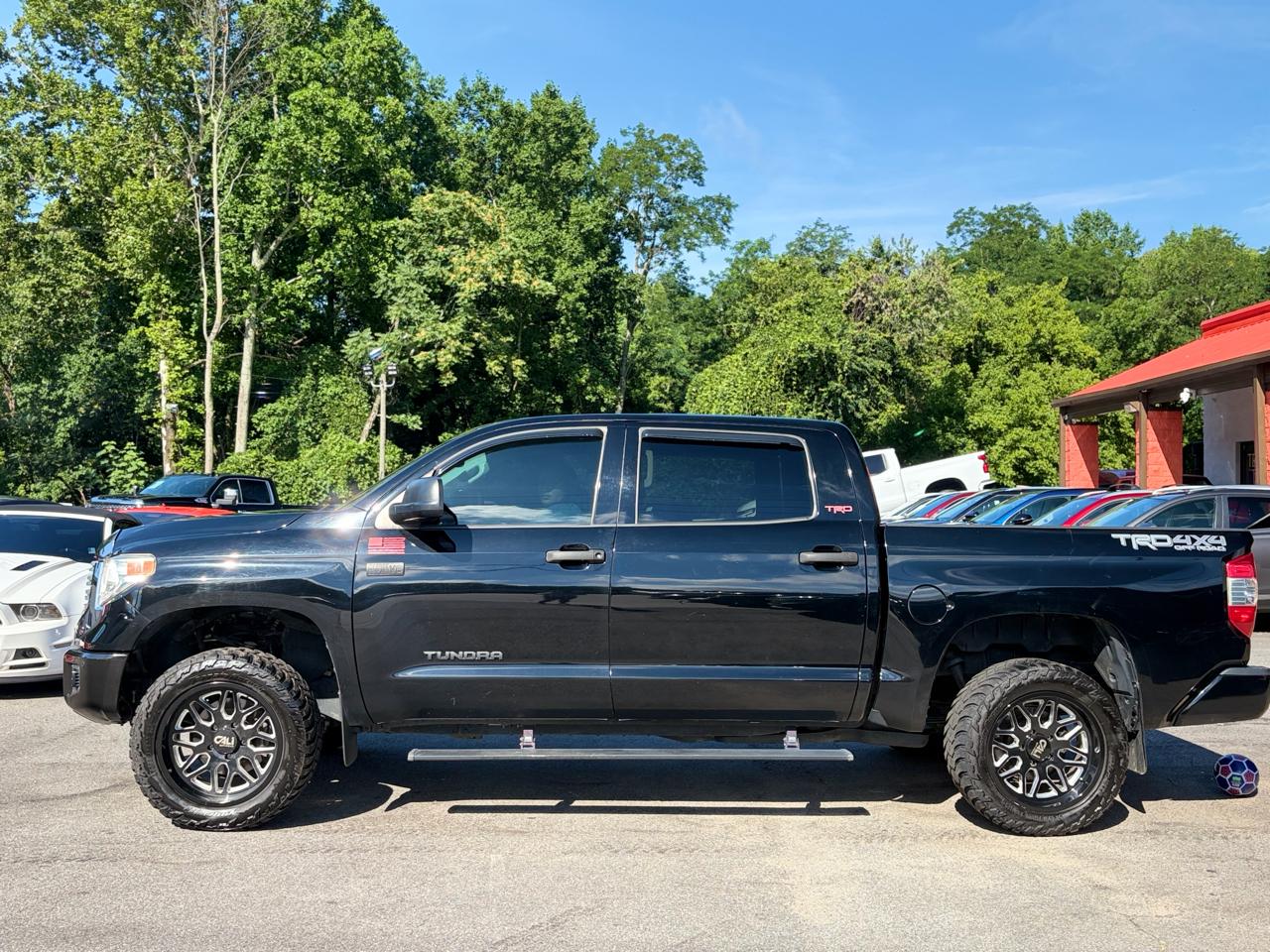 Toyota Tundra 4WD Truck CrewMax 5.7L FFV V8 6-Spd AT TRD Pro (Natl) 2016