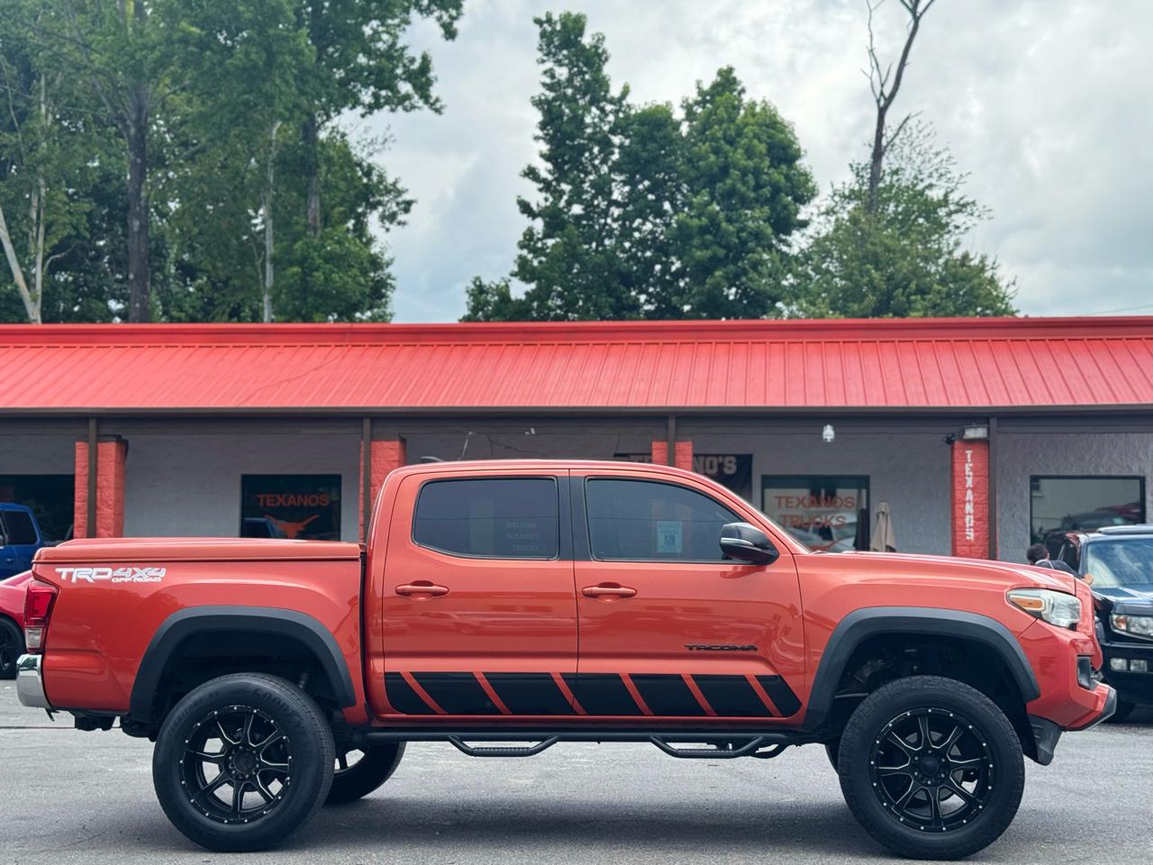 Toyota Tacoma TRD Off Road Double Cab 5' Bed V6 4x4 MT (Natl) 2017