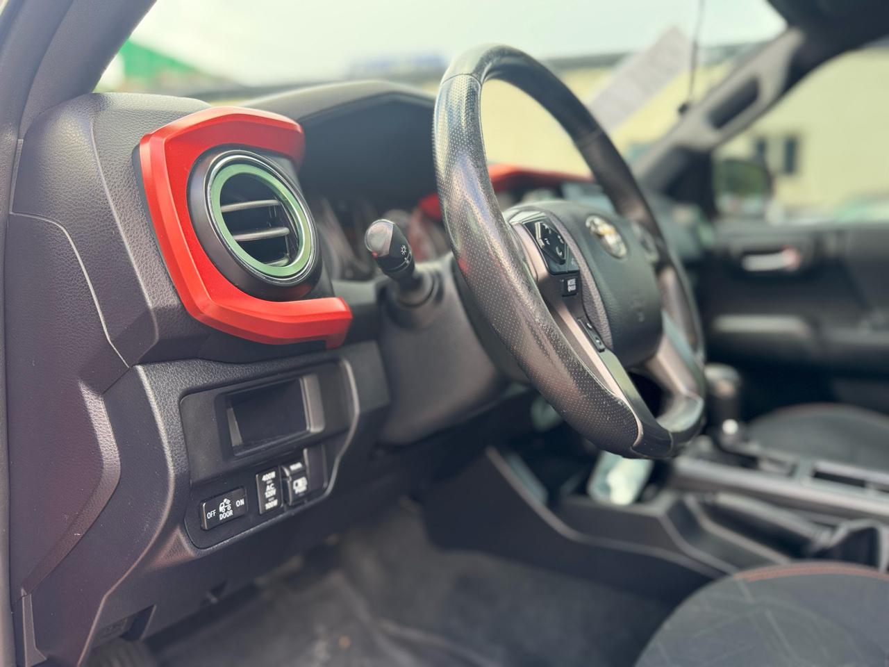 Toyota Tacoma TRD Off Road Double Cab 5' Bed V6 4x4 MT (Natl) 2017