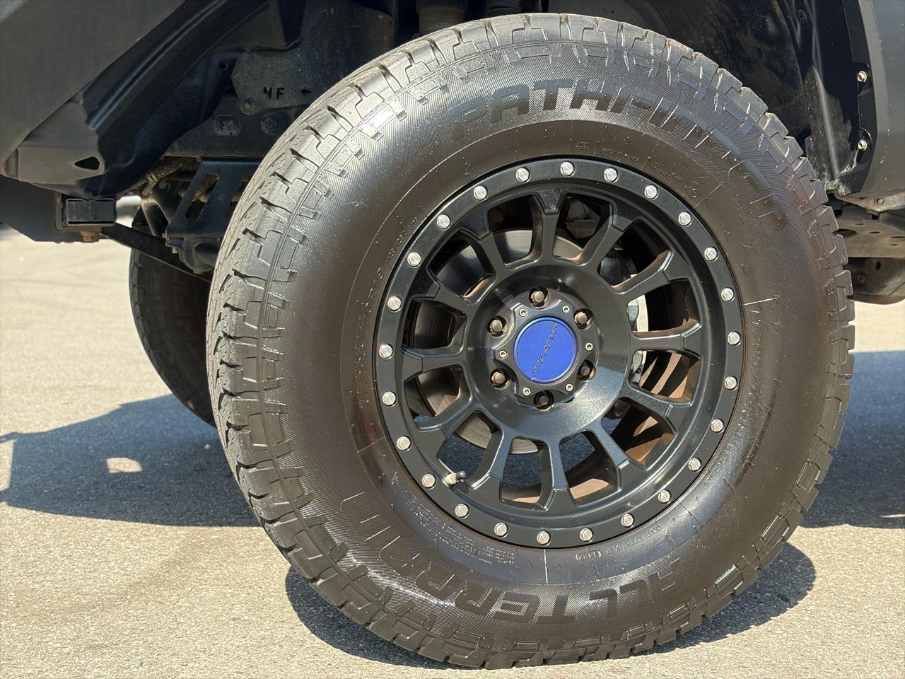 Toyota Tacoma 4WD Double Cab V6 MT TRD Off Road (Natl) 2016
