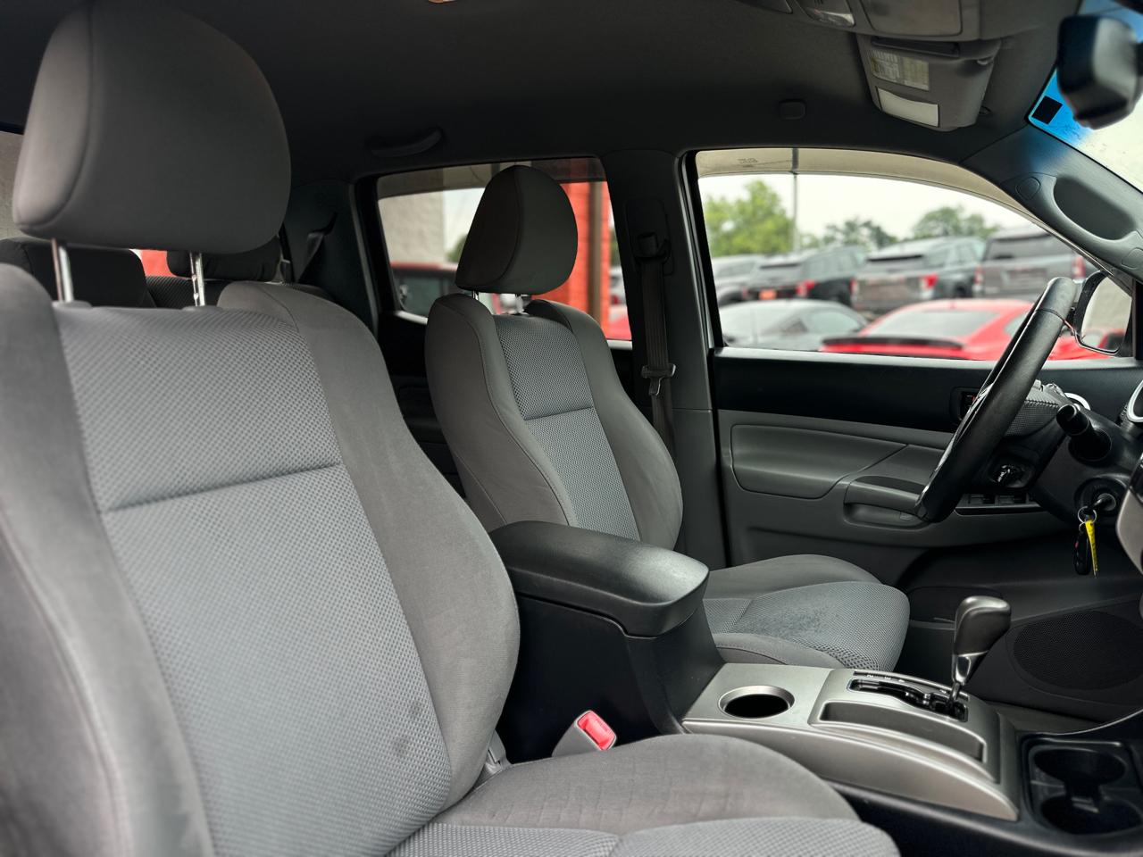 Toyota Tacoma 2WD Double Cab LB V6 AT PreRunner (Natl) 2013
