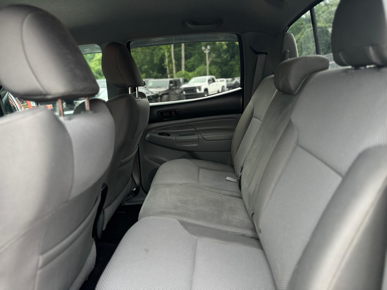 Toyota Tacoma 2WD Double Cab LB V6 AT PreRunner (Natl) 2013