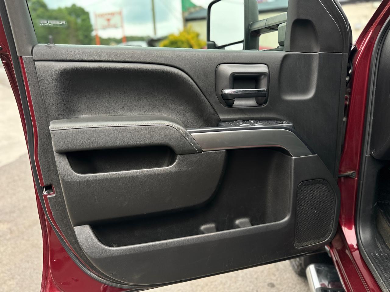 Chevrolet Silverado 2500HD Built After Aug 14 4WD Crew Cab 167.7" LT 2015