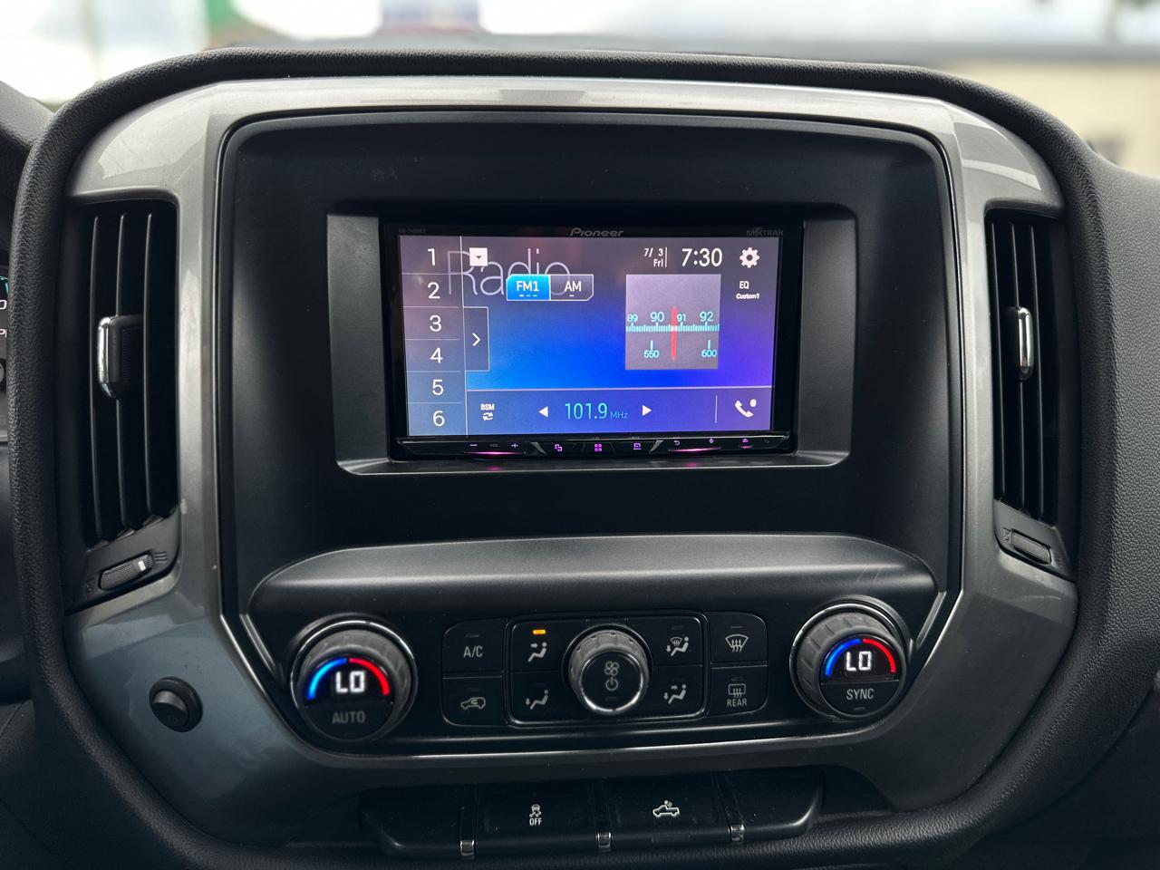 Chevrolet Silverado 2500HD Built After Aug 14 4WD Crew Cab 167.7" LT 2015