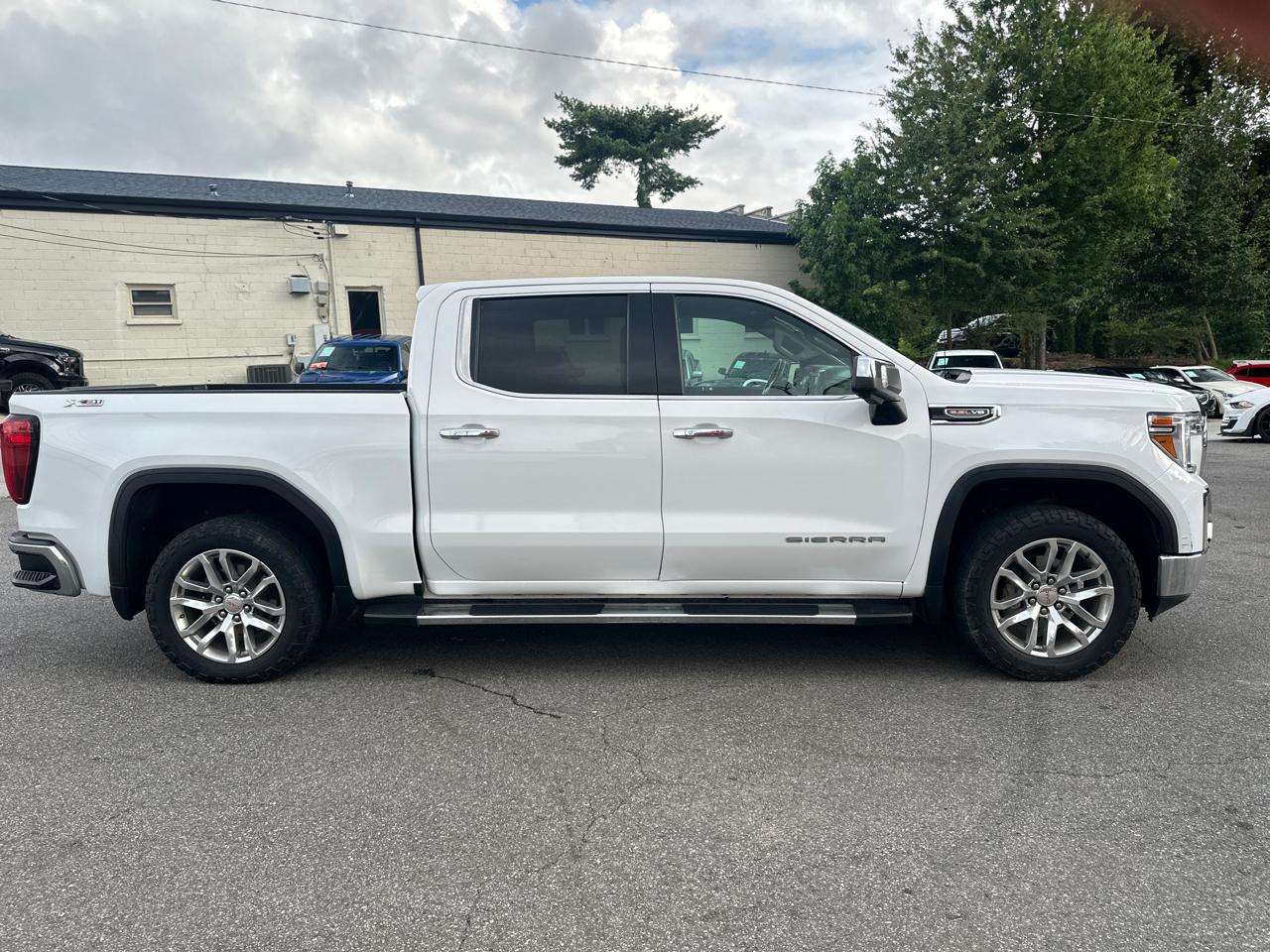 GMC Sierra 1500 Limited 4WD Crew Cab 147" SLT 2022