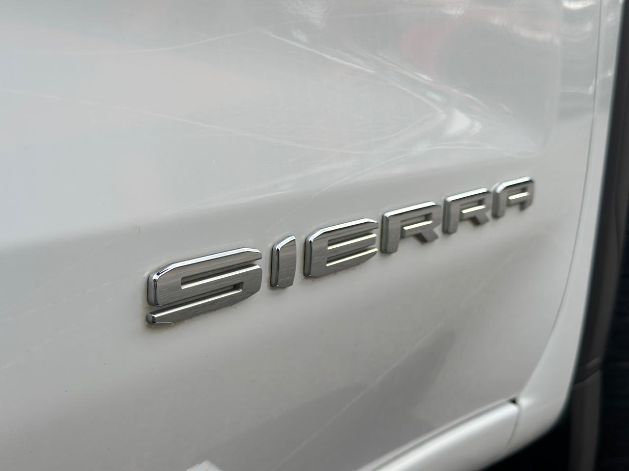 GMC Sierra 1500 Limited 4WD Crew Cab 147" SLT 2022