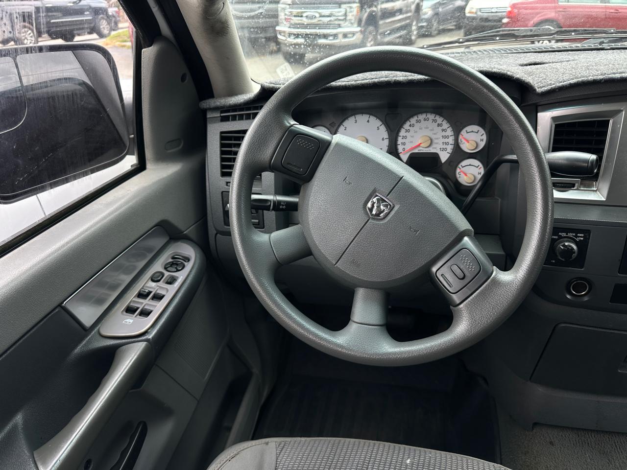 Dodge Ram 1500 4WD Quad Cab 140.5" SLT 2008