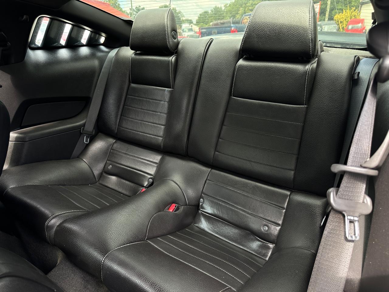 Ford Mustang 2dr Cpe GT 2011