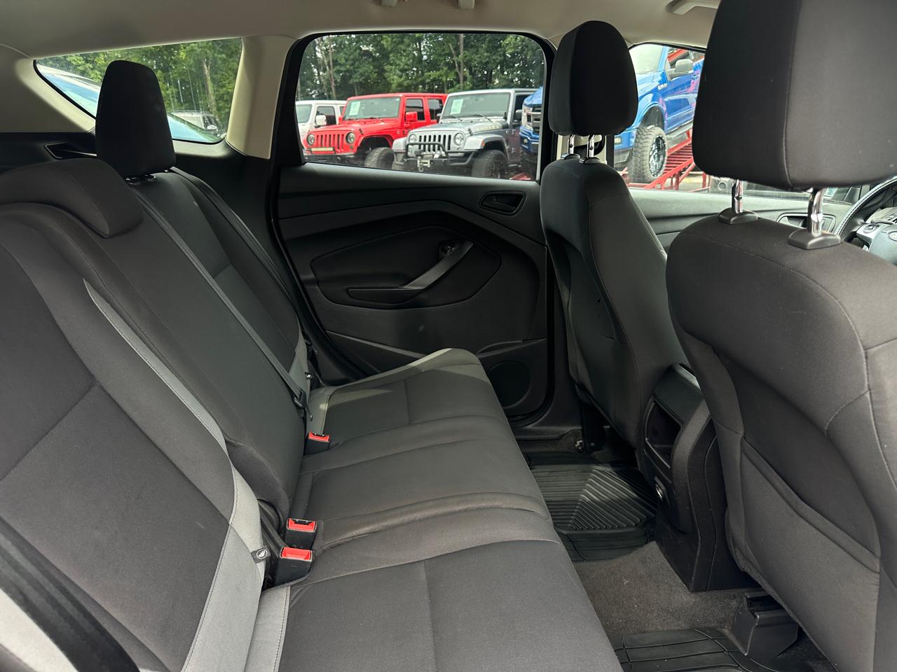 Ford Escape FWD 4dr S 2013