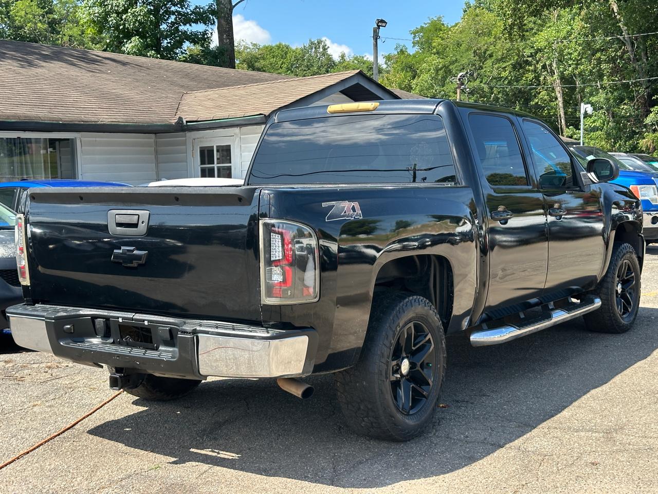 Chevrolet Silverado 1500 Z71 Crew Cab 4WD 2011