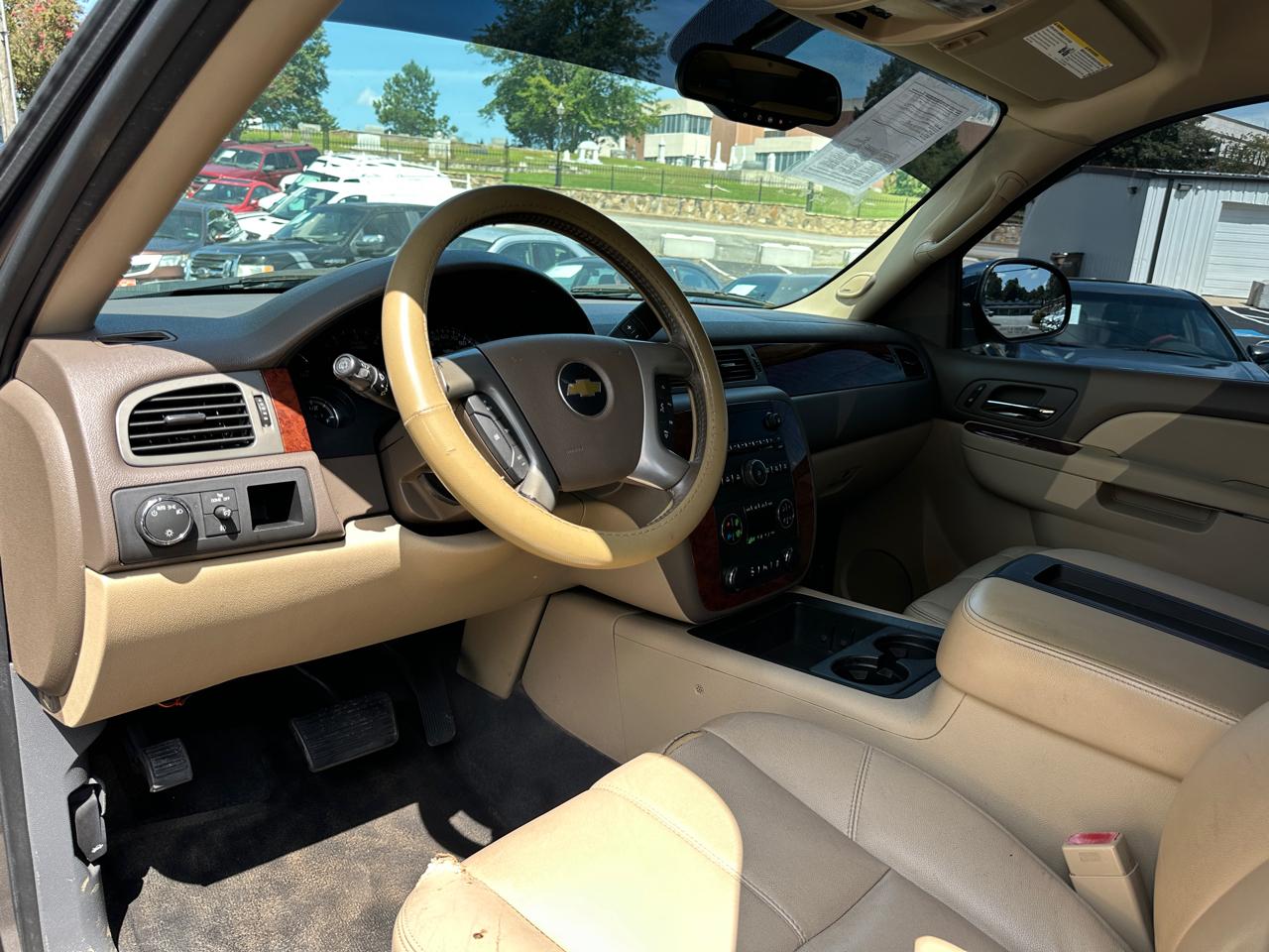 Chevrolet Tahoe 2WD 4dr 1500 LT 2012