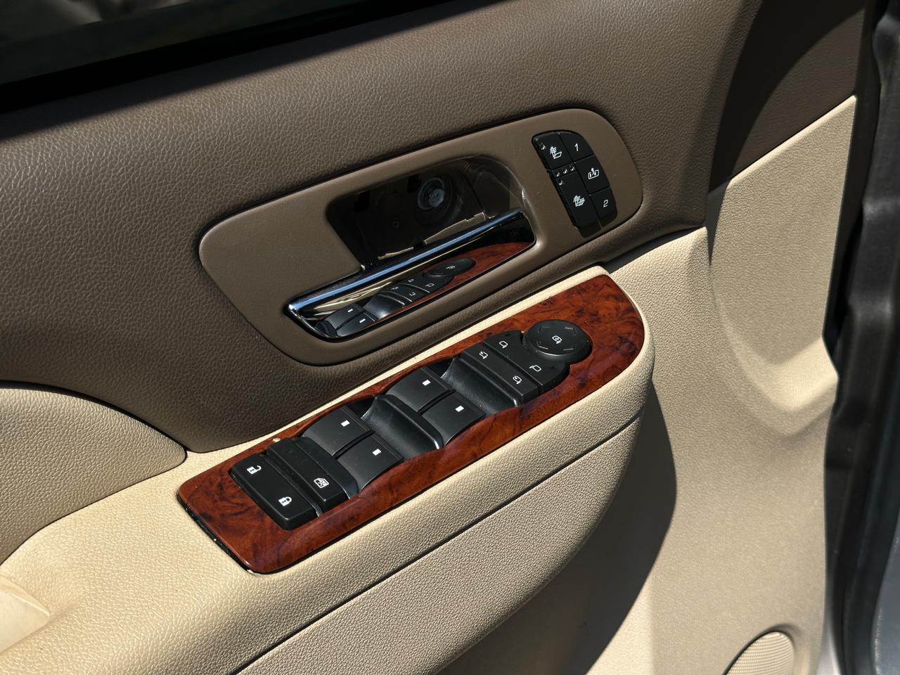 Chevrolet Tahoe 2WD 4dr 1500 LT 2012