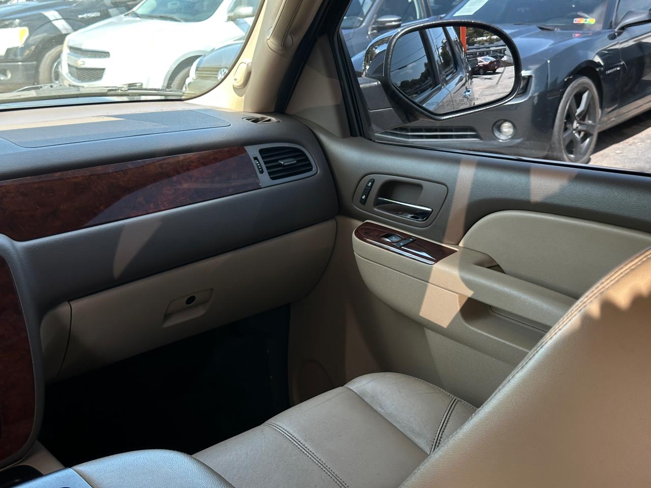 Chevrolet Tahoe 2WD 4dr 1500 LT 2012