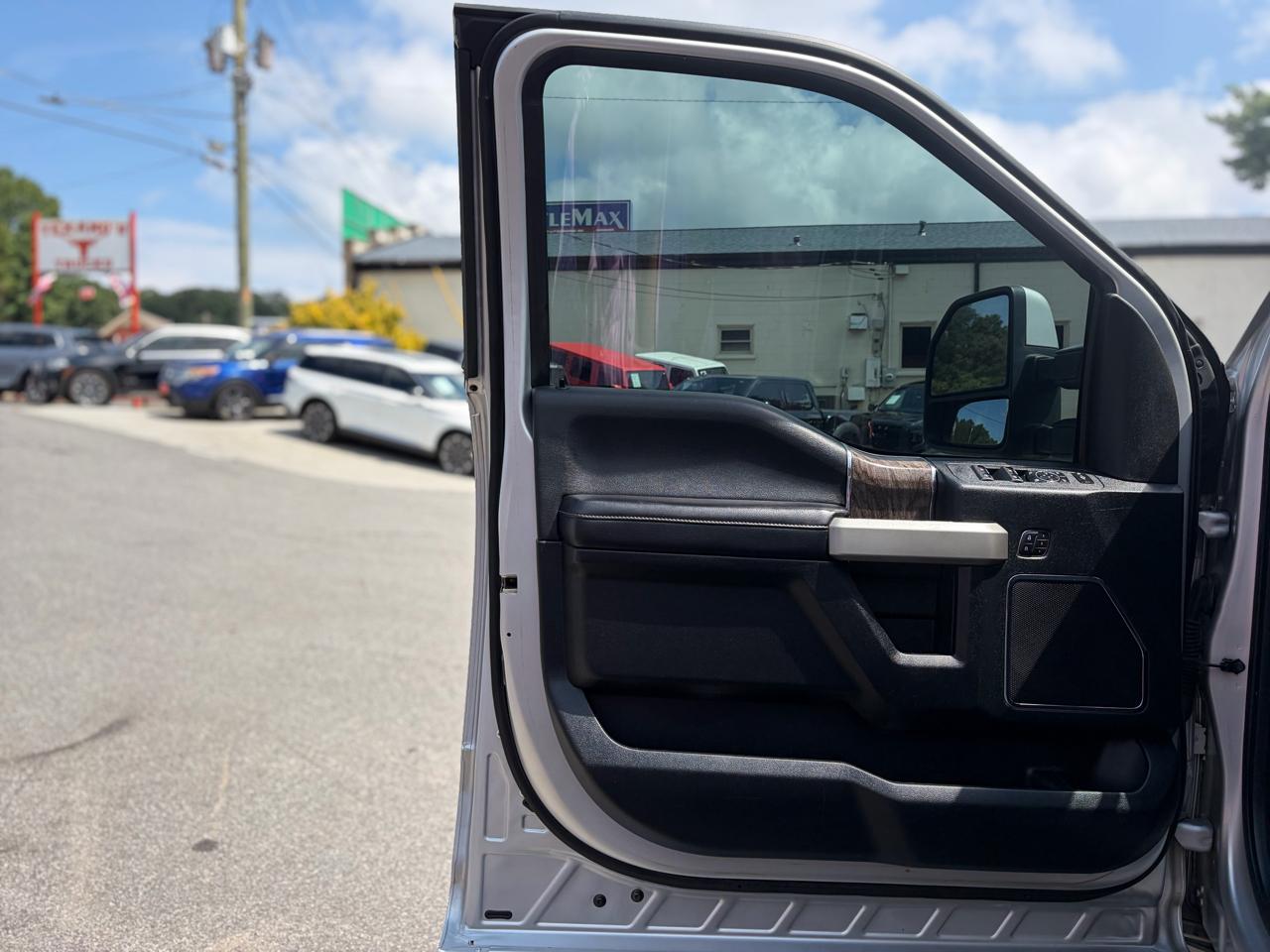 Ford Super Duty F-250 SRW King Ranch 4WD Crew Cab 8' Box 2017