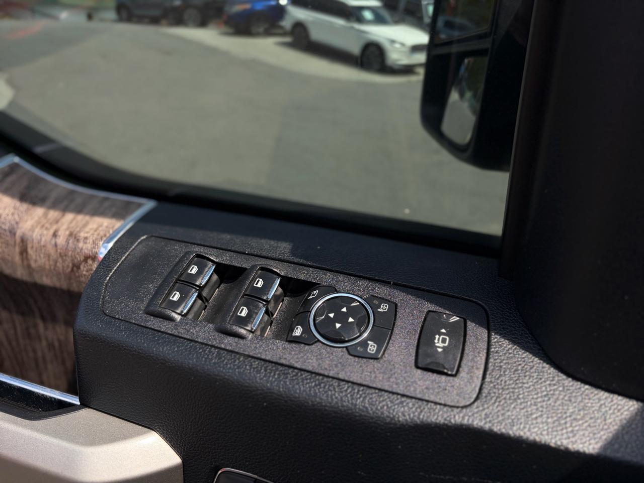 Ford Super Duty F-250 SRW King Ranch 4WD Crew Cab 8' Box 2017