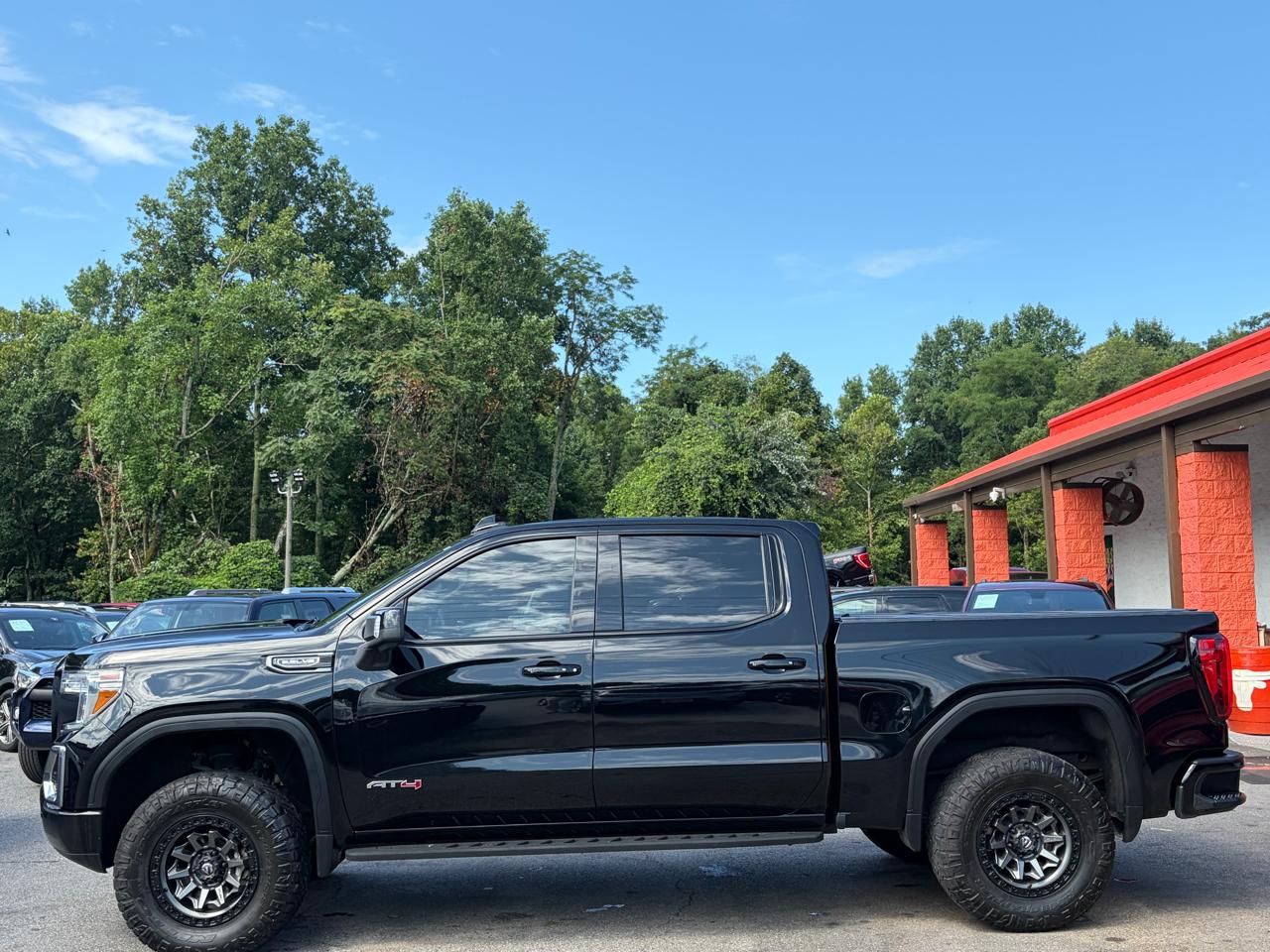 GMC Sierra 1500 4WD Crew Cab 147" AT4 2021