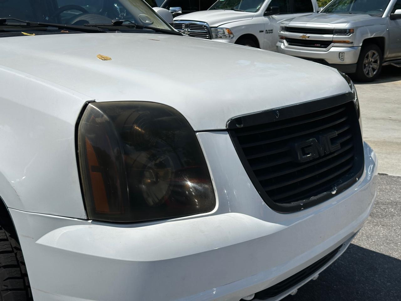 GMC Yukon Denali 2WD 4dr 2009