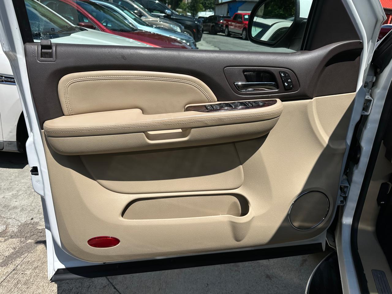 GMC Yukon Denali 2WD 4dr 2009