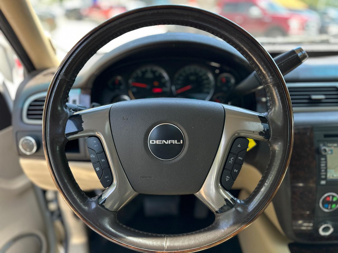 GMC Yukon Denali 2WD 4dr 2009
